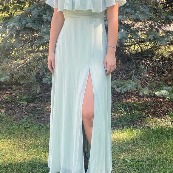 Elegant Mint Green Off-Shoulder Dress - Picture 1 of 3
